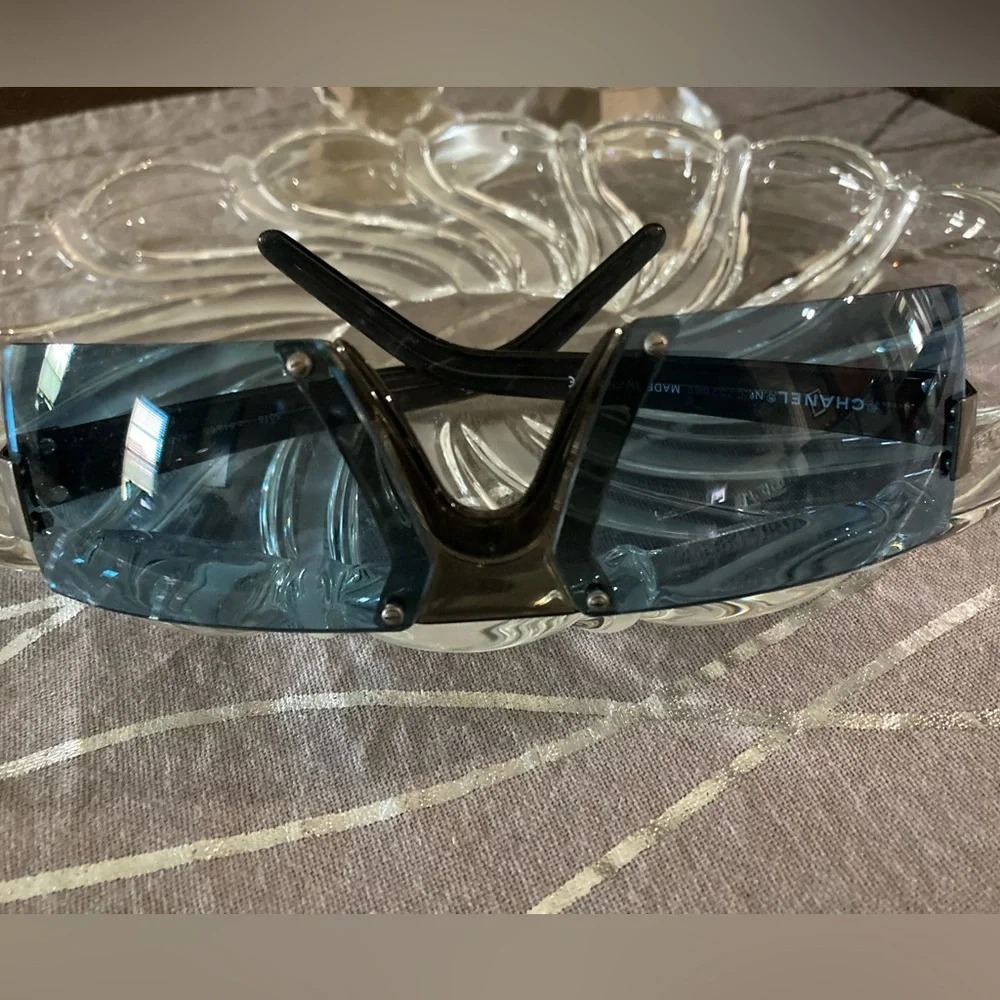 Chanel Blue Shield Sunglasses on Metal with Case - Picture 6 of 14